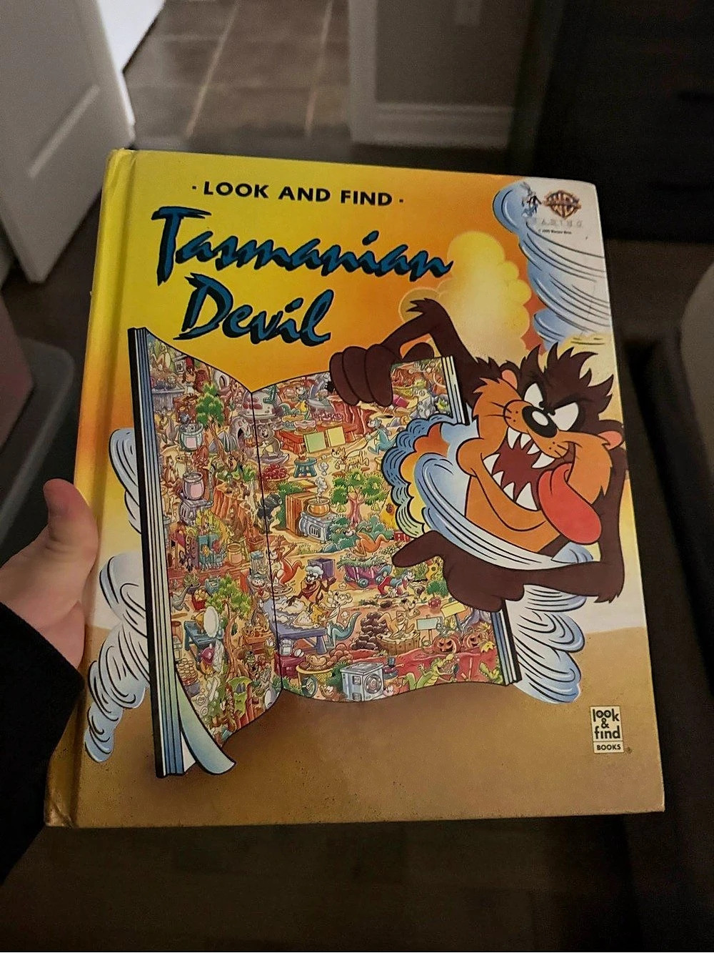 Vintage Look and Find Tazmanian Devil Looney Tunes Book